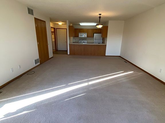 5th image of 832 Lambton Ave #1