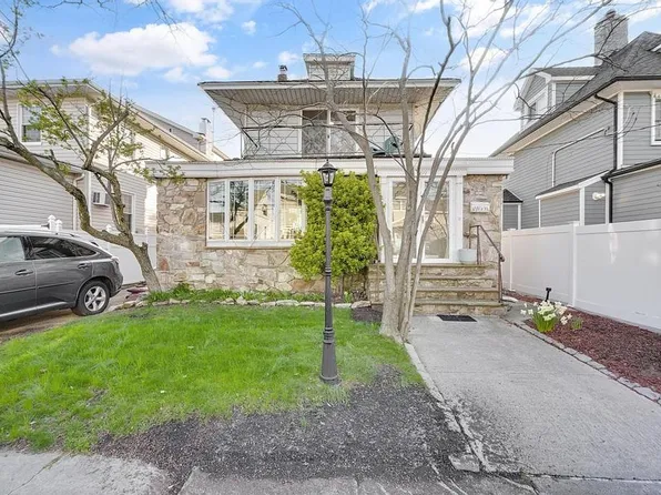 459 141st Bch, Rockaway Park, NY 11694