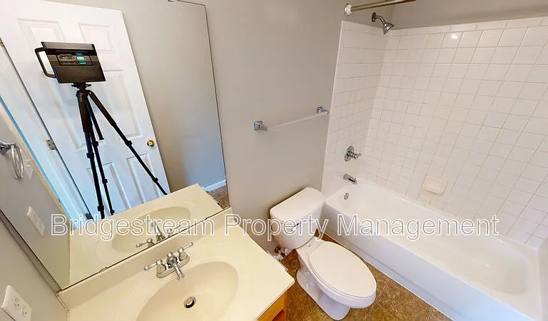 8694 Plum Creek Ct — Photo 7