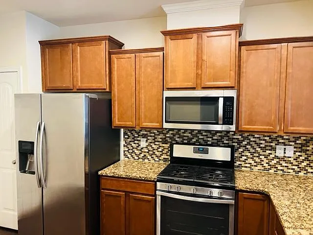 407 Chanson Dr — Photo 10
