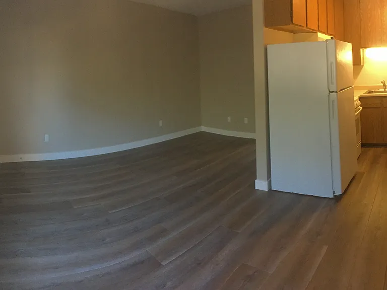 1100 McClellan Ave — Photo 5