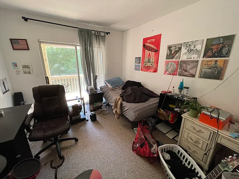 87 Sheridan St #4 — Photo 7