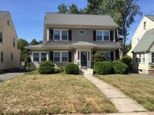 49 Penn Dr, West Hartford, CT 06119