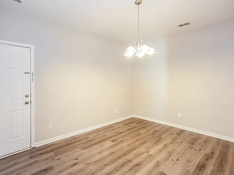 5104 Abercromby St — Photo 7