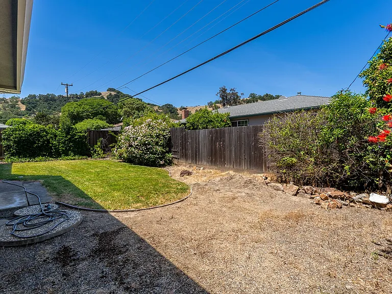 315 Heidi Dr — Photo 19