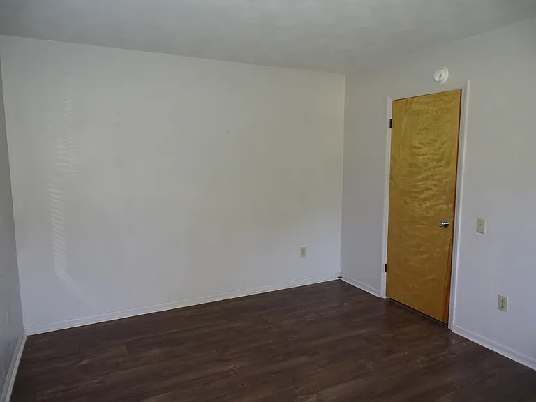 307 E Coomer St #8 — Photo 11