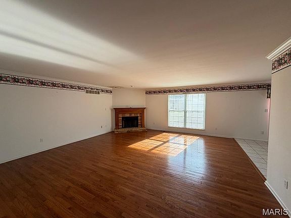 3rd image of 12948 Broadridge Ln