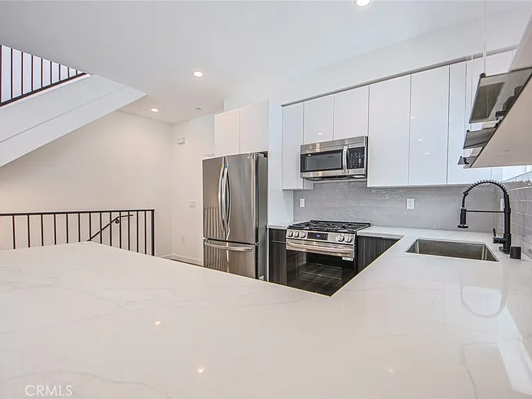 5235 Satsuma Ave — Photo 19