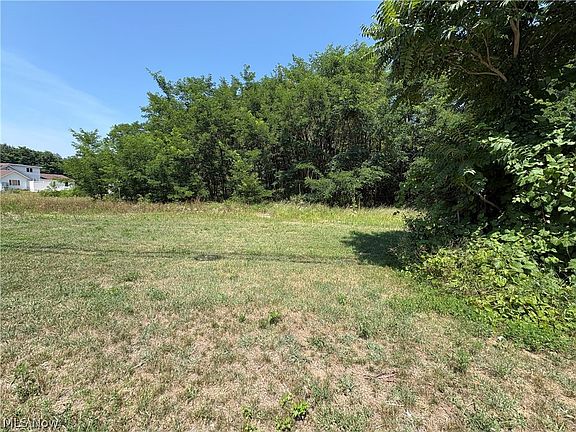 5th image of 5395 N Ridge Rd