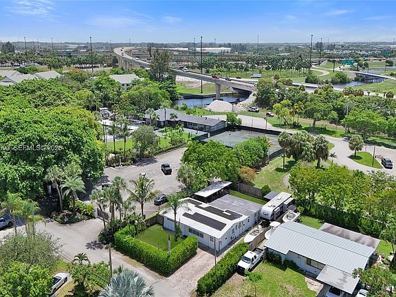 3rd image of 2531 Whale Harbor Ln