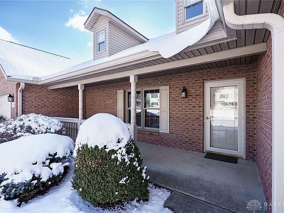 4th image of 1075 Winston Ln
