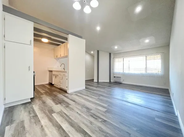 Independence Apartments, 6738 Independence Ave APT 208, Canoga Park, CA 91303