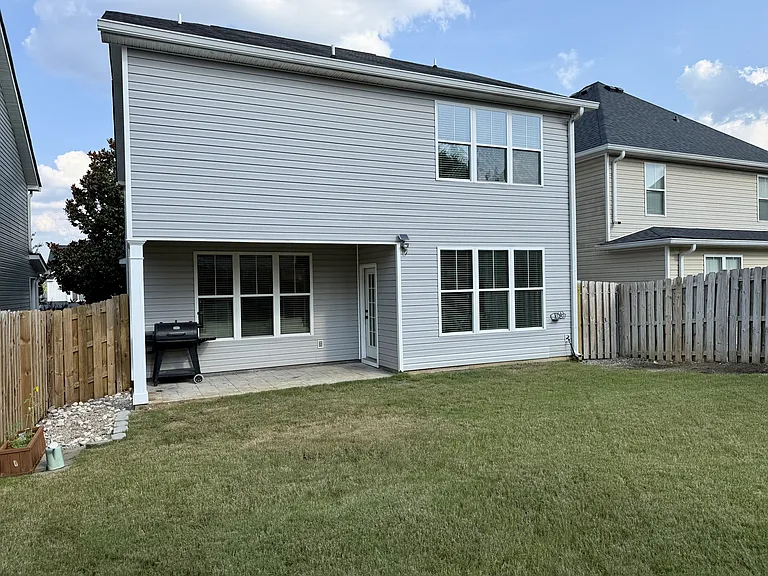 633 Dunrobin Ln — Photo 11