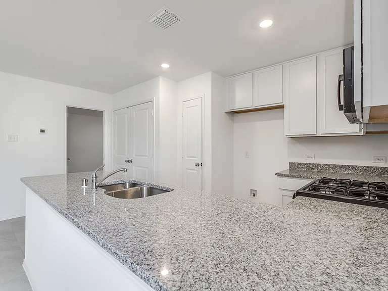 3605 Flicker Ln — Photo 8