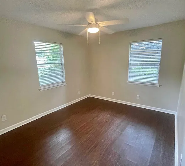 604 Leaning Oaks Dr — Photo 6