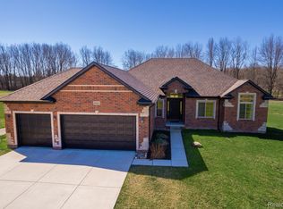 8520 Almont Rd, Almont, MI 48003