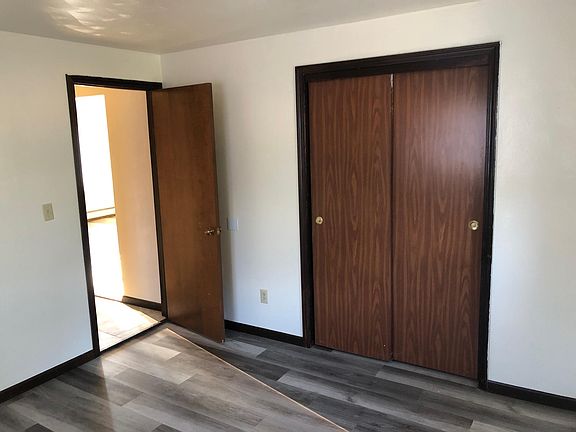 5th image of 341 Kendall Ave Unit 4