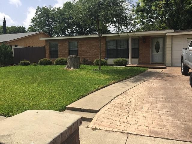 1st image of 2410 Ingleside Dr