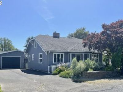 10303 S D St, Island City, OR, 97850