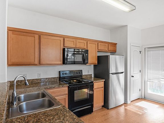 3rd image of 510 Mueller St Lot 1