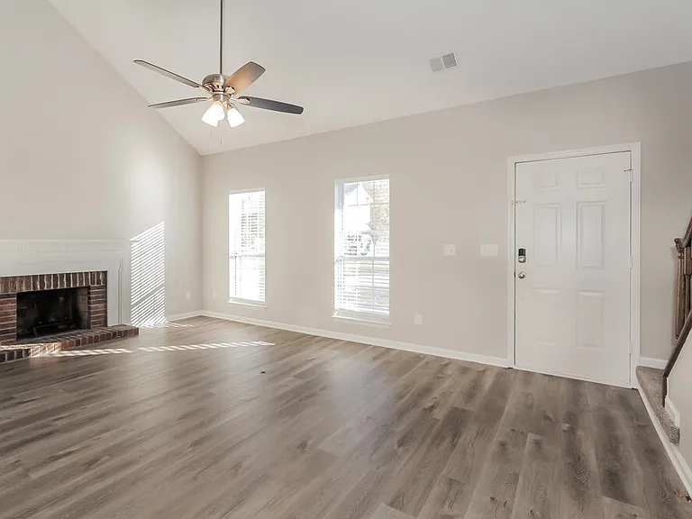 5013 Farmview Dr — Photo 5