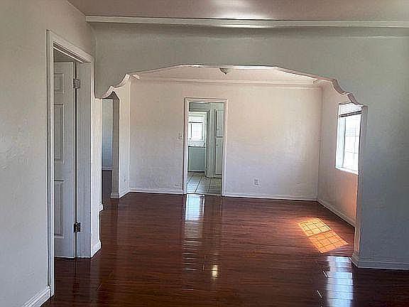 4th image of 524 S Marguerita Ave APT B