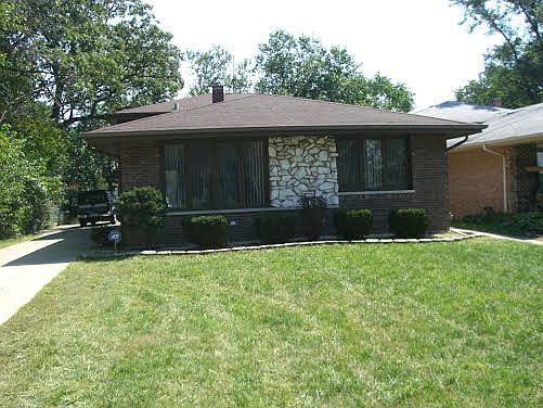 2nd image of 14843 Woodlawn Ave