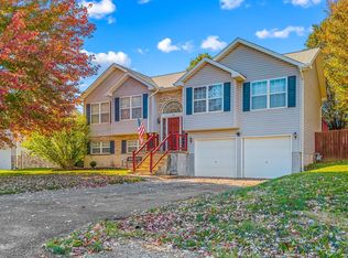 182 Bittinger Ct, Martinsburg, WV 25405
