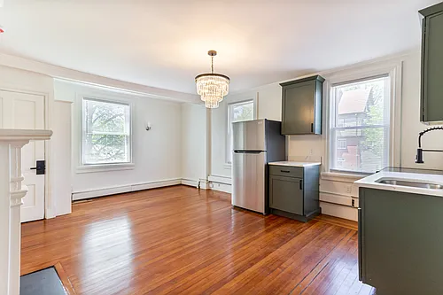 169 Waterman St Photo 1