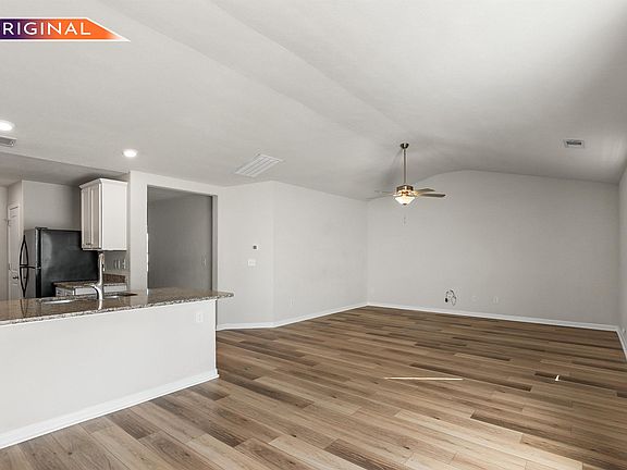 4th image of 1323 Clemons Ln