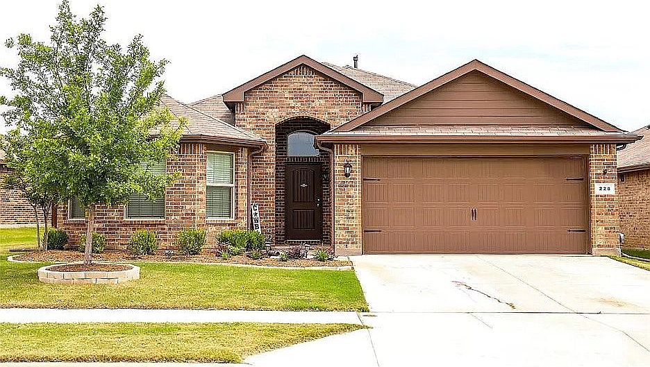 1st image of 228 Crowfoot Dr