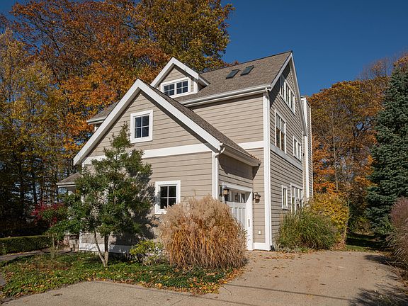 2nd image of 7439 Eaton Dr