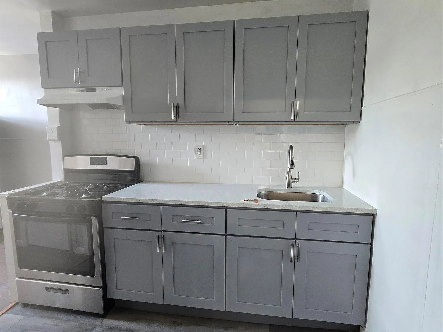 2 bed, 1.0 bath, 800 sqft, $2,600 — Photo 1
