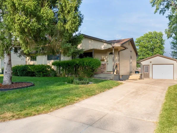 2787 Crestline Ave, Waterloo, IA 50702