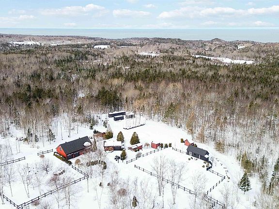 3rd image of 95 Forest Glade Rd