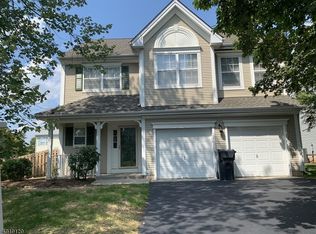 6 Strawberry Hill Rd, Branchburg, NJ 08876