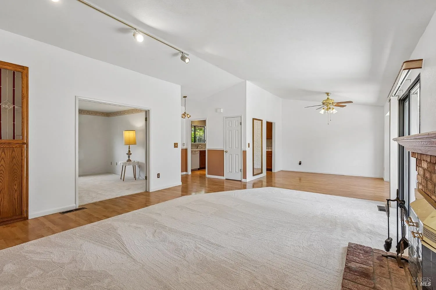 3994 Hampton Way - Photo 11
