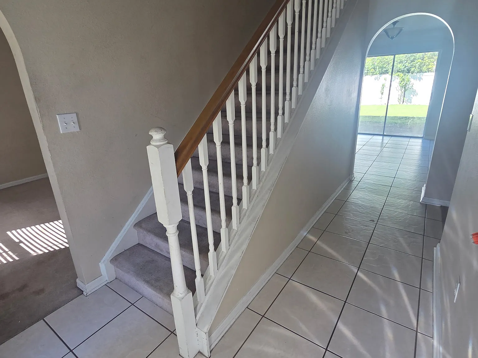 4 bed, 2.5 bath, 2222 sqft, $2,600 — Photo 2
