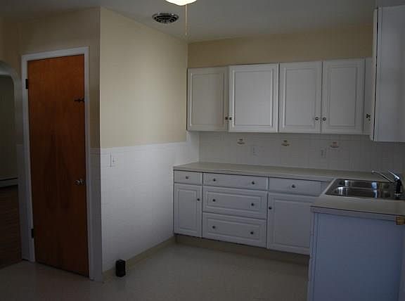5th image of 153 Horseheads Blvd