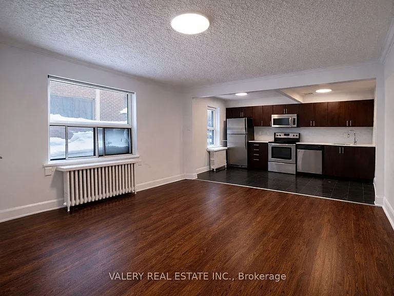 2404 Queen St E #35 — Photo 2