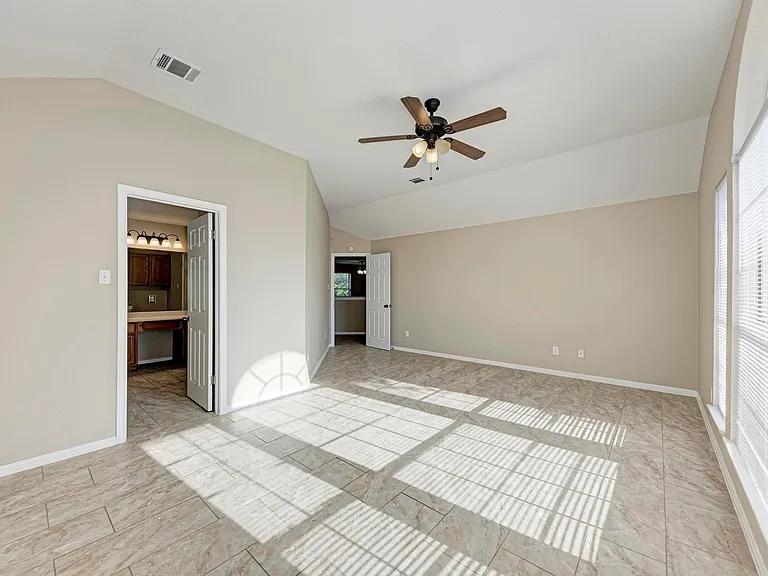 2351 Wright Cir — Photo 4