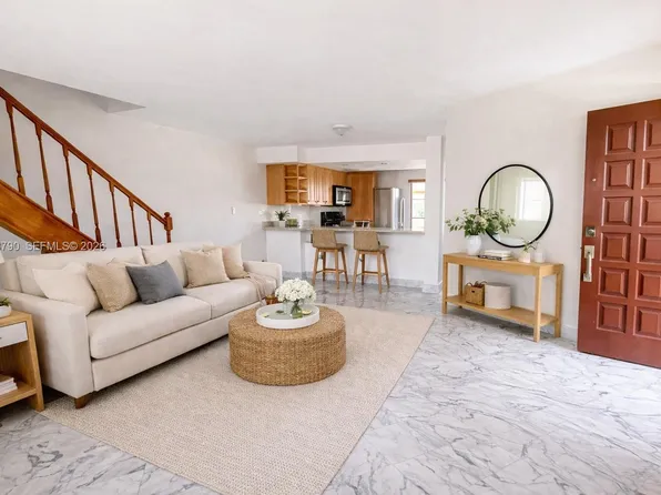 1283 W 51st Pl Unit 12, Hialeah, FL 33012