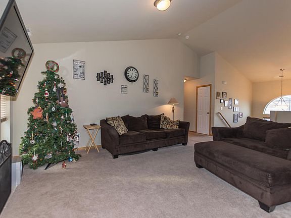 3rd image of 1706 W Naches Ave