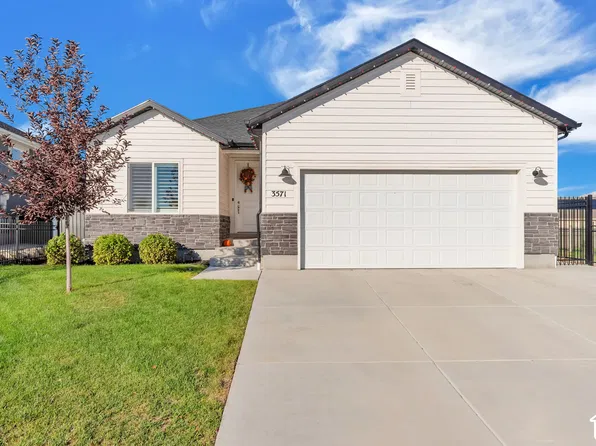 3571 E Royal Dornoch Dr, Eagle Mountain, UT 84005