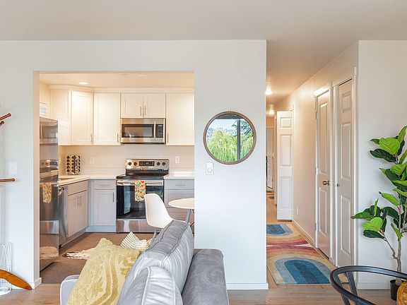 5th image of 641 W Emerson St #310