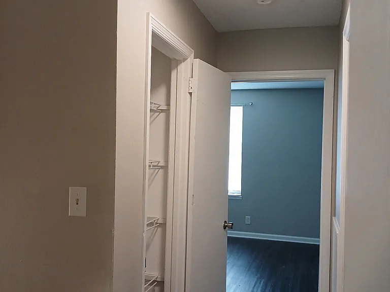 107 Kingsbury Ct #B — Photo 9