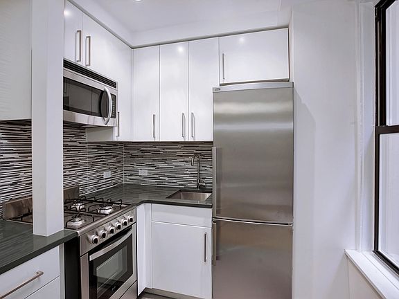 4th image of 467 Central Park W APT 6G