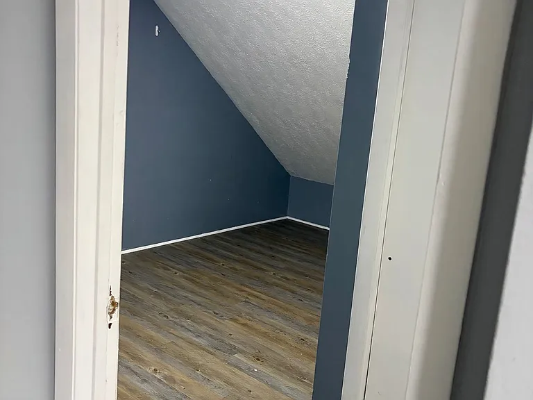 724 W Elm St — Photo 32