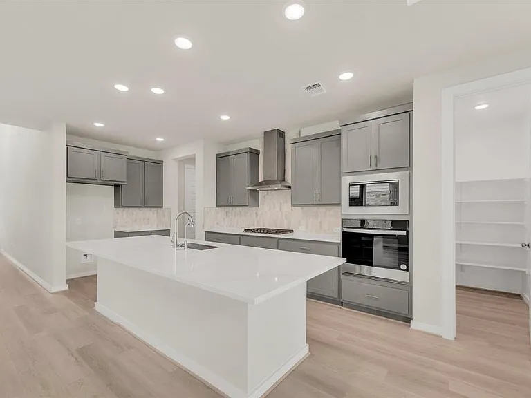 324 Amista Dr — Photo 9