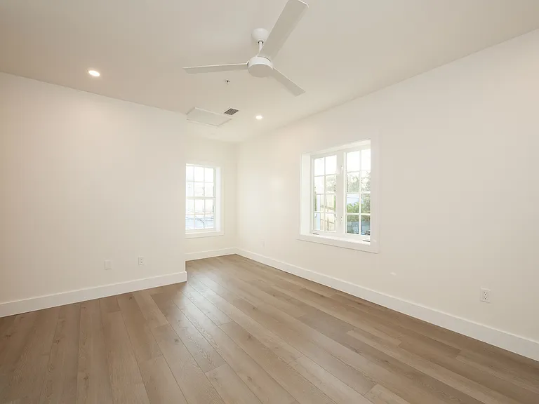 1110 Truman Ave — Photo 5